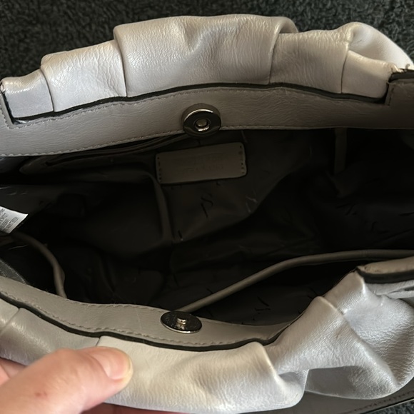 Simply Vera by Vera Wang gray faux leather purse with chain detail - Picture 6 of 6